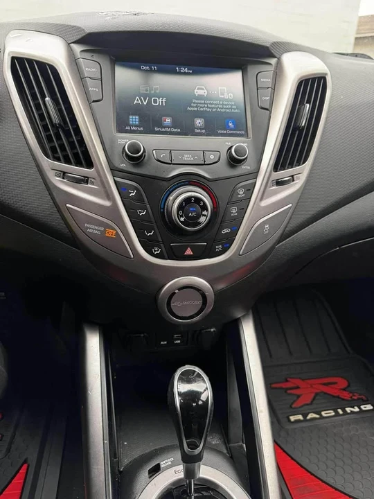 2017 Hyundai Veloster - Image 7 of 9
