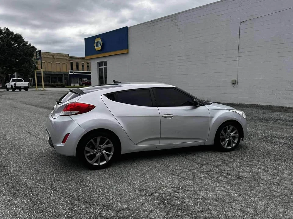 2017 Hyundai Veloster - Image 3 of 9