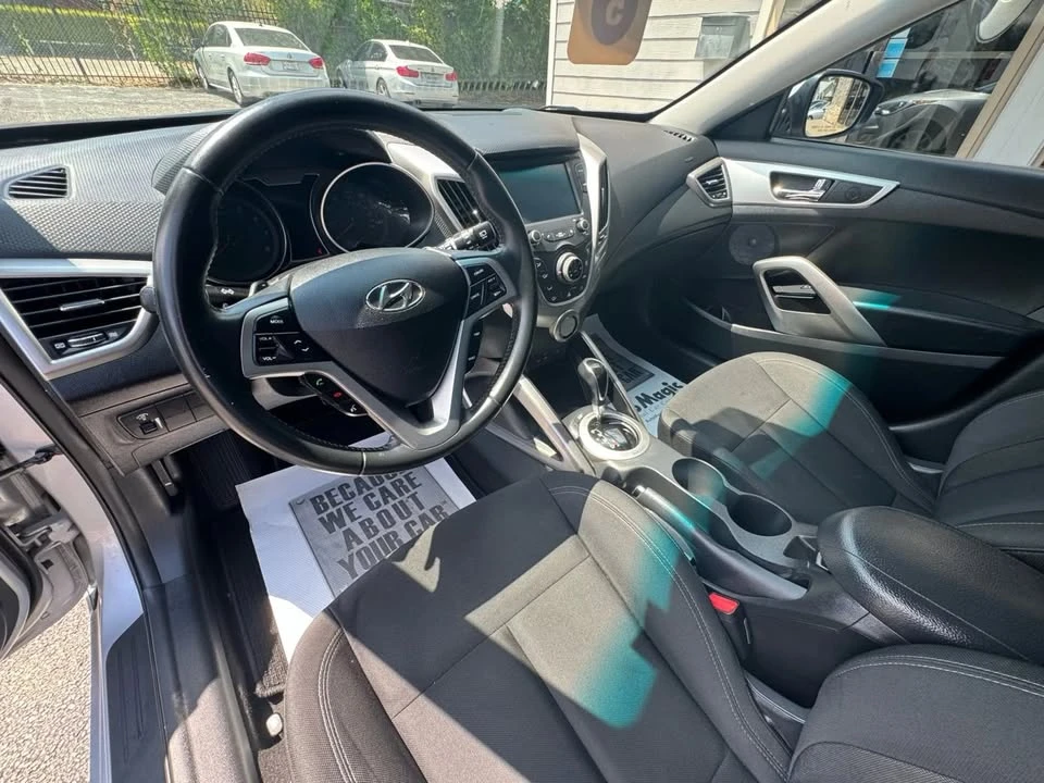 2017 Hyundai Veloster - Image 11 of 19
