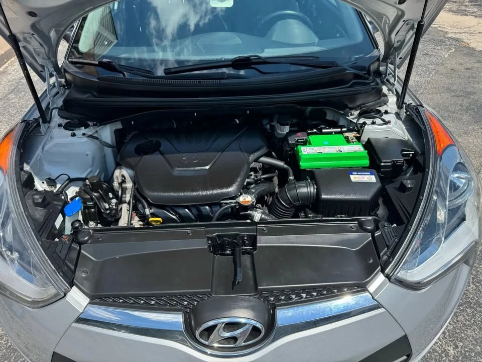 2017 Hyundai Veloster - Image 18 of 19