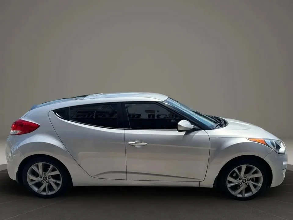 2017 Hyundai Veloster - Image 4 of 19