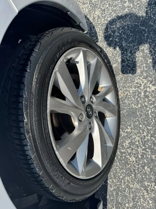 2017 Hyundai Veloster - Image 19 of 19