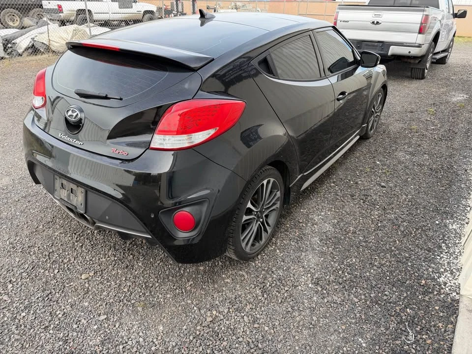 2017 Hyundai Veloster - Image 2 of 5