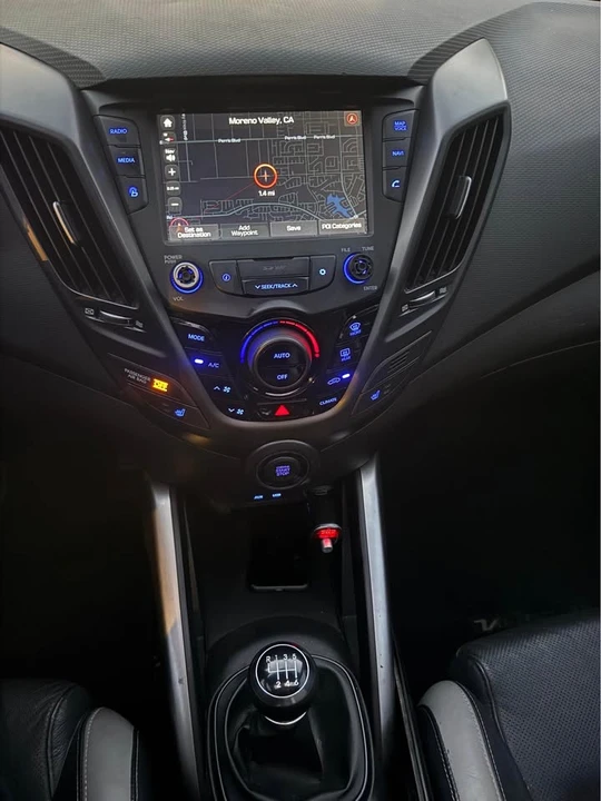 2017 Hyundai Veloster - Image 9 of 14