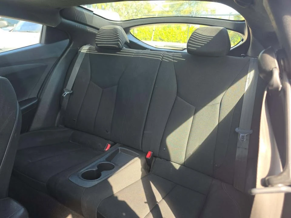 2017 Hyundai Veloster - Image 7 of 9