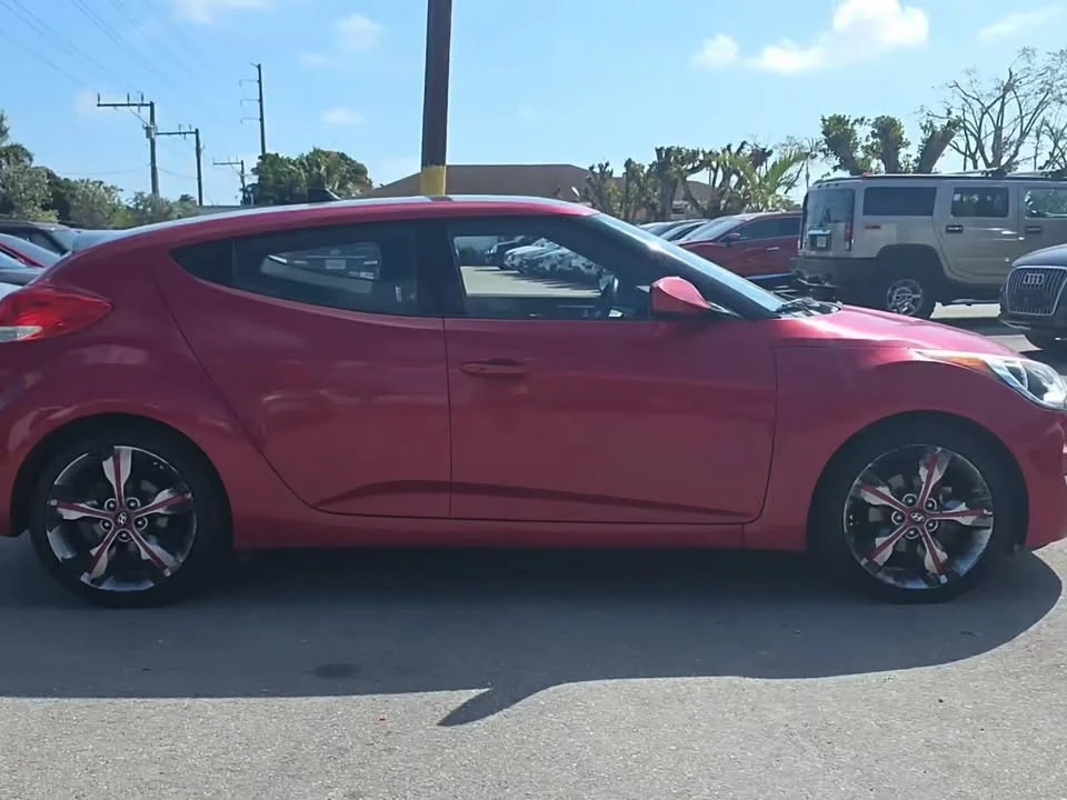 2017 Hyundai Veloster - Image 2 of 9
