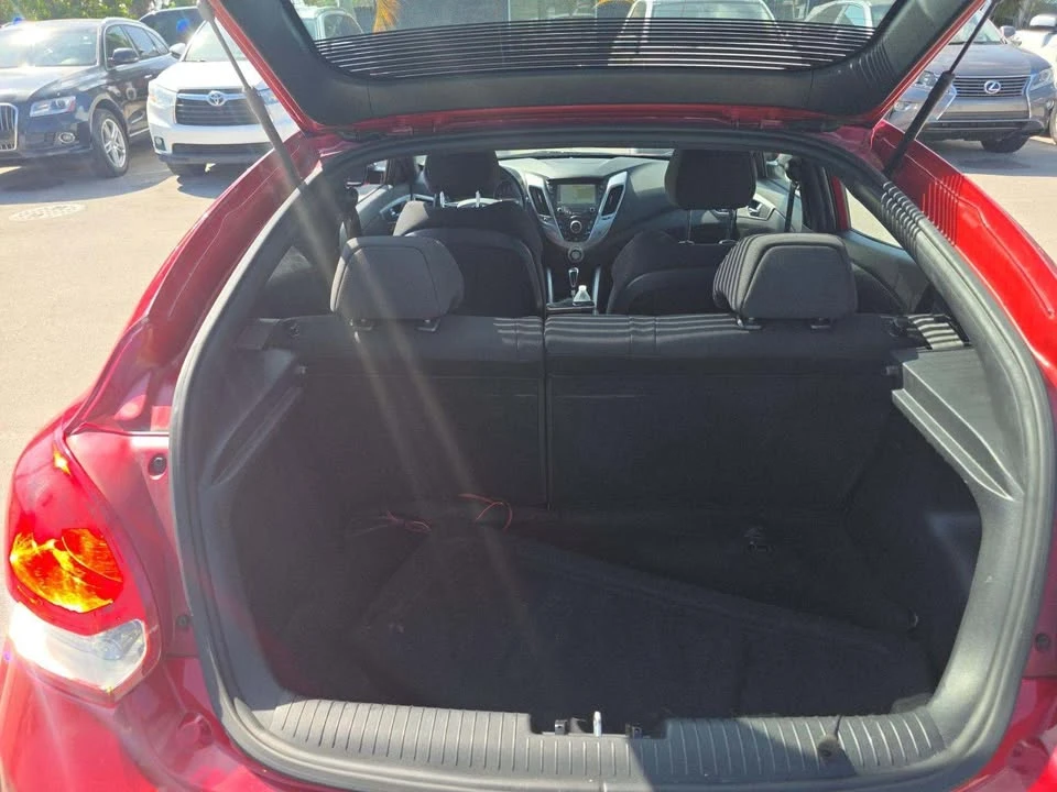 2017 Hyundai Veloster - Image 8 of 9