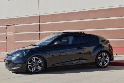 2017 Hyundai Veloster - Image 8 of 16