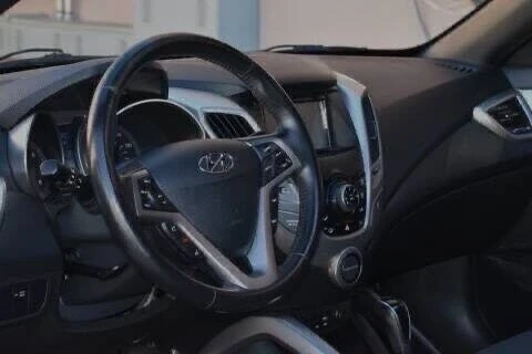2017 Hyundai Veloster - Image 9 of 16