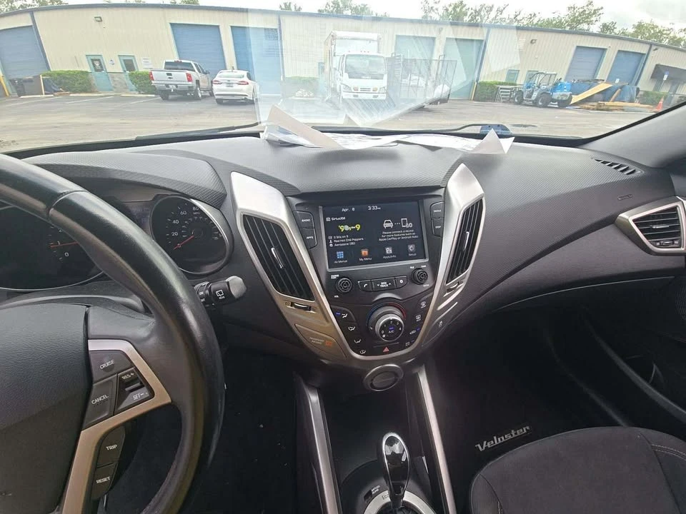 2017 Hyundai Veloster - Image 10 of 12