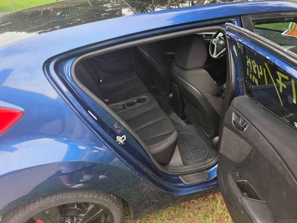 2017 Hyundai Veloster - Image 5 of 9
