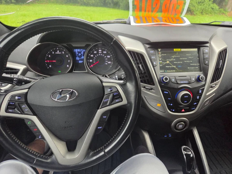 2017 Hyundai Veloster - Image 7 of 9