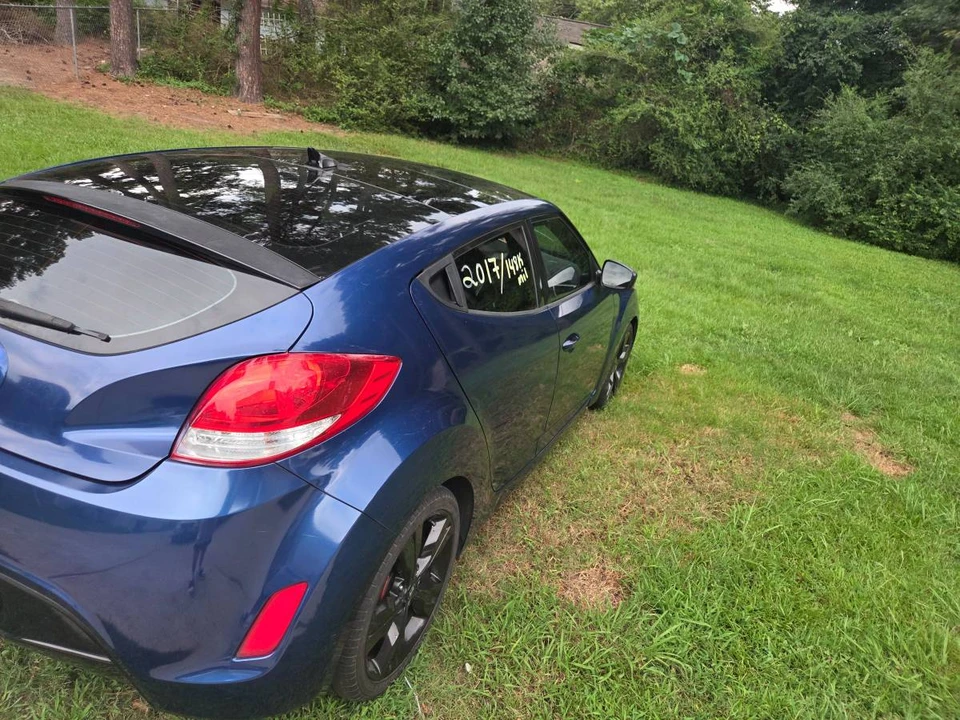 2017 Hyundai Veloster - Image 6 of 9