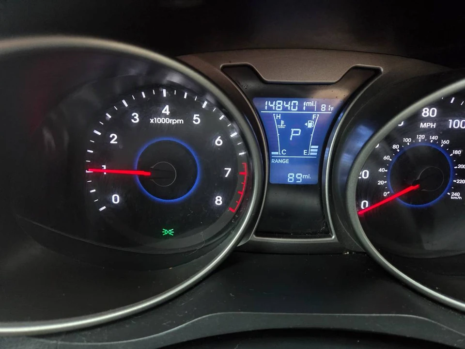2017 Hyundai Veloster - Image 8 of 9