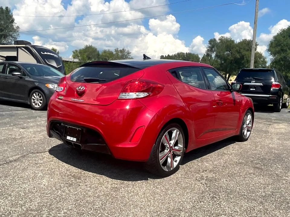 2017 Hyundai Veloster - Image 2 of 19