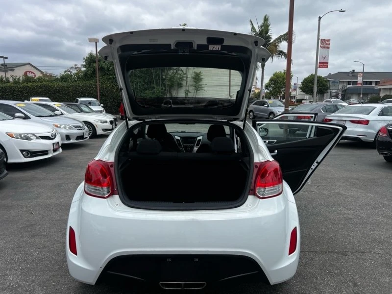 2017 Hyundai Veloster - Image 9 of 17