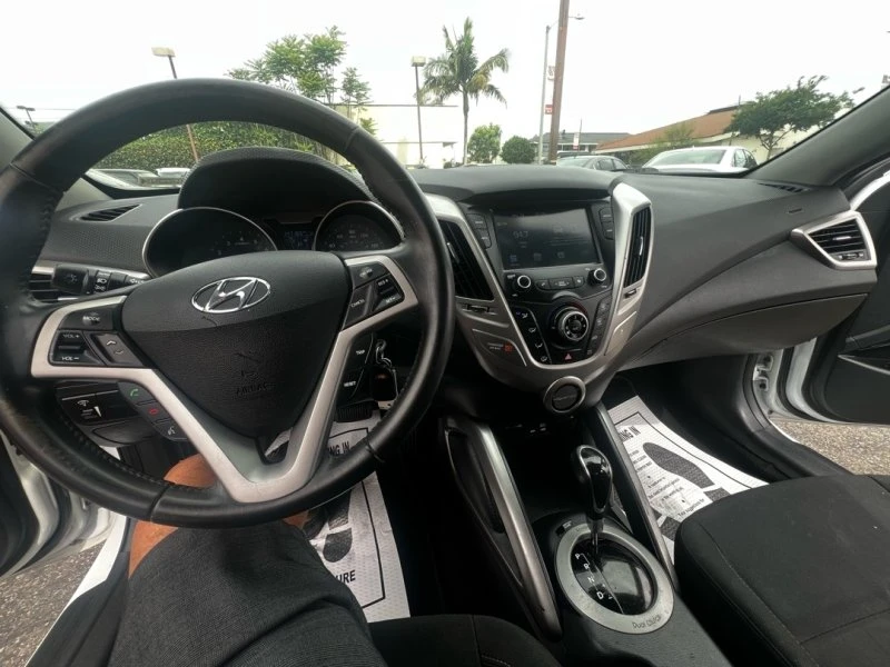 2017 Hyundai Veloster - Image 12 of 17
