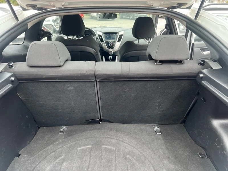 2017 Hyundai Veloster - Image 15 of 17