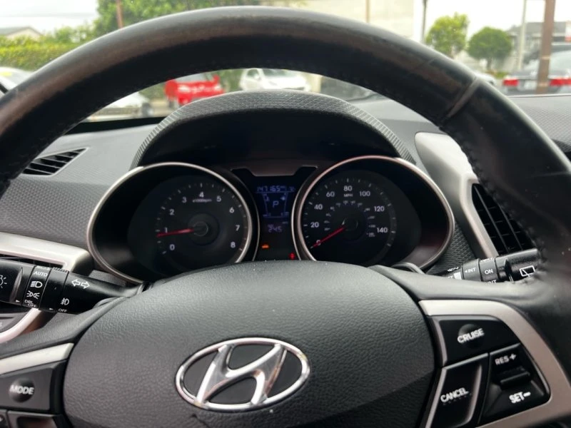 2017 Hyundai Veloster - Image 10 of 17