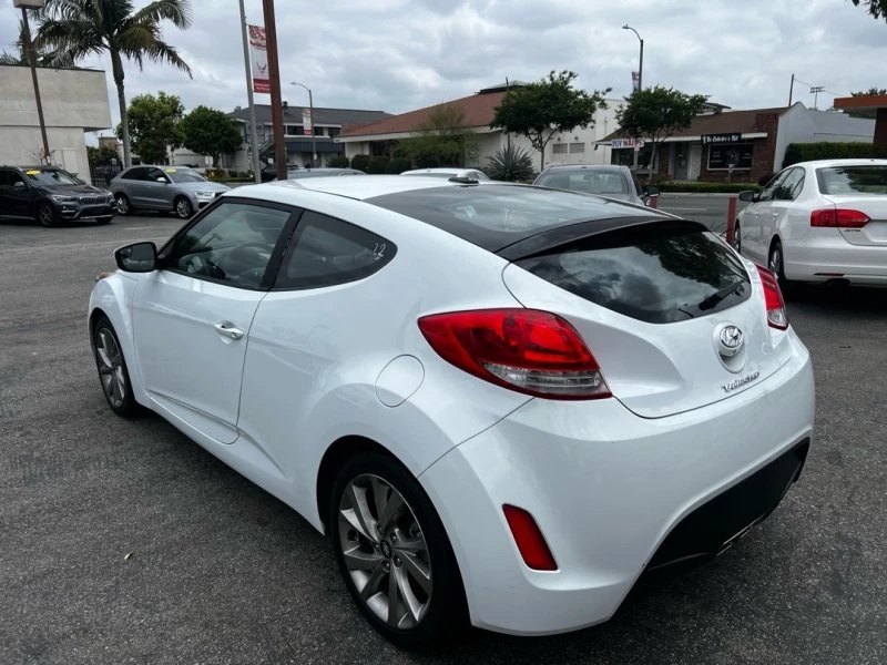 2017 Hyundai Veloster - Image 7 of 17