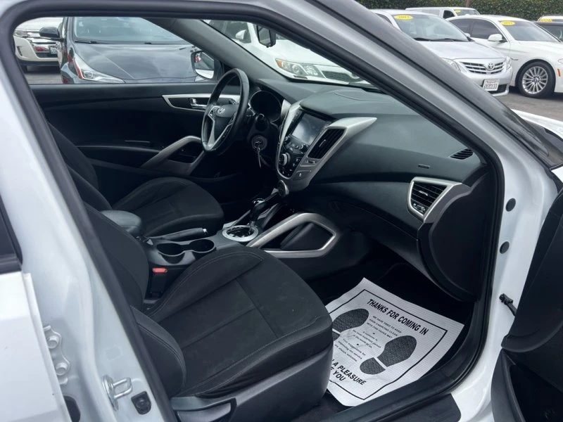 2017 Hyundai Veloster - Image 14 of 17