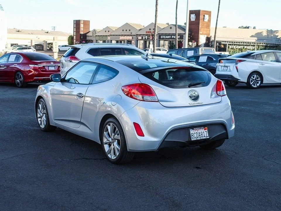 2017 Hyundai Veloster - Image 7 of 11
