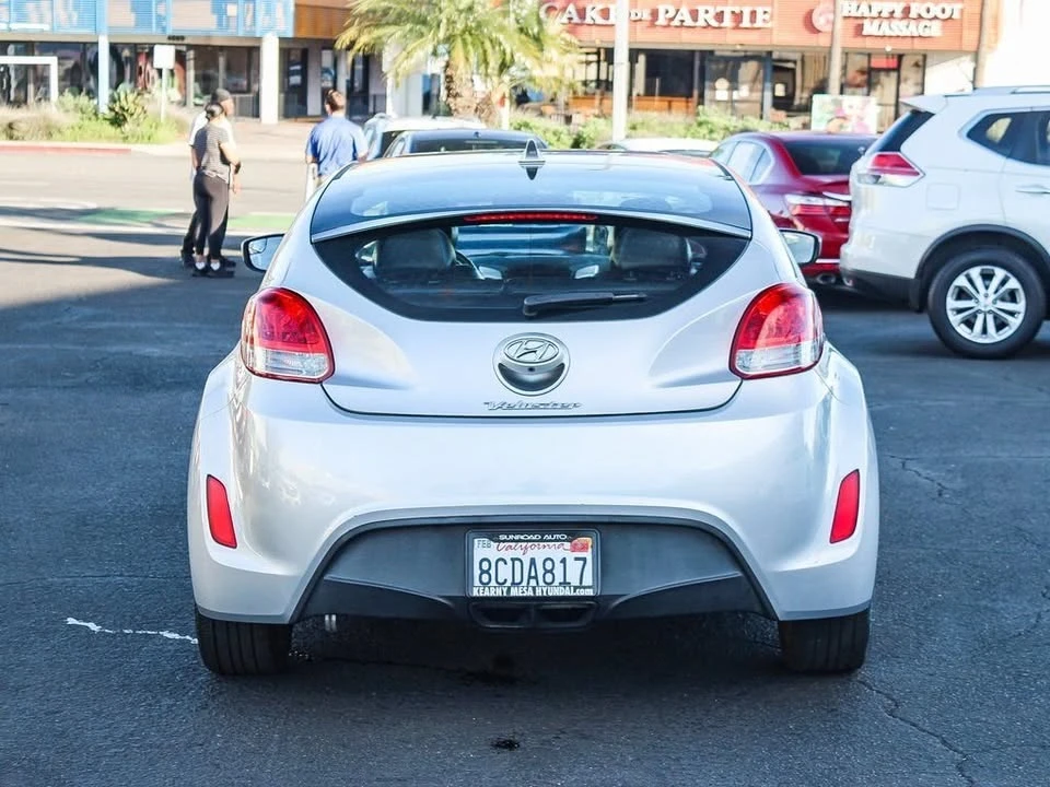 2017 Hyundai Veloster - Image 8 of 11