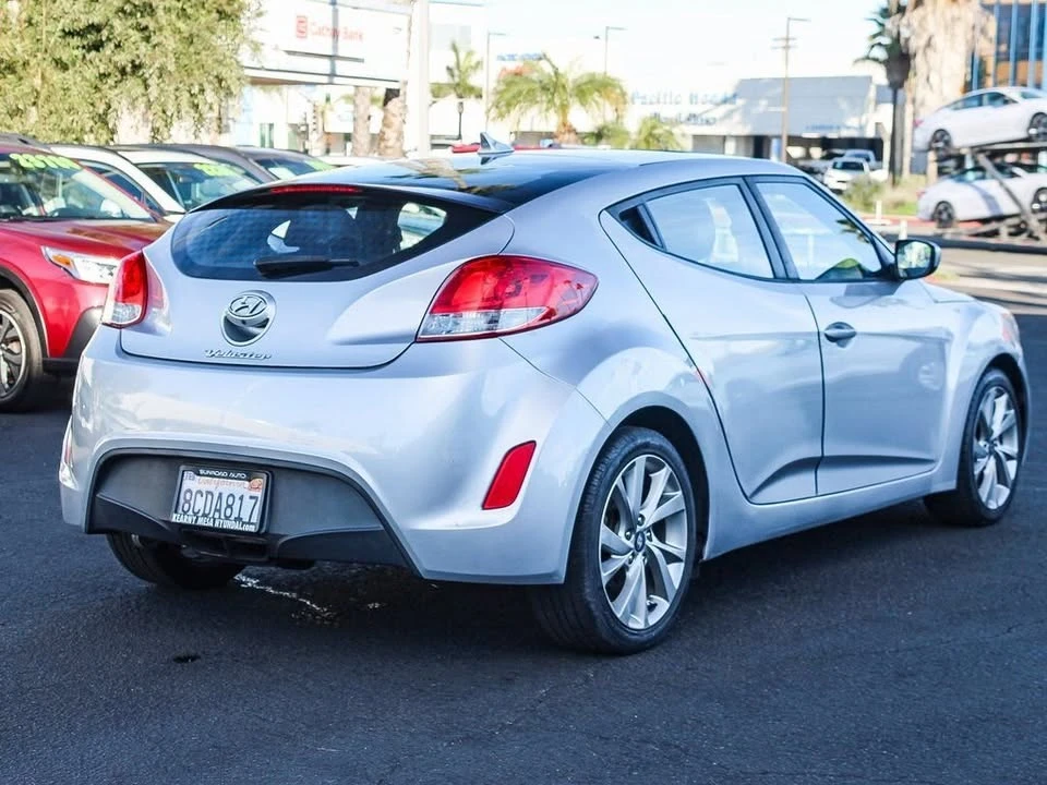 2017 Hyundai Veloster - Image 9 of 11