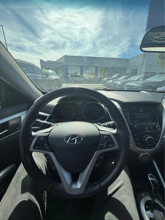 2017 Hyundai Veloster - Image 7 of 11