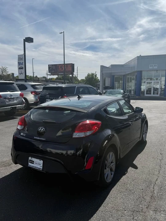 2017 Hyundai Veloster - Image 4 of 11