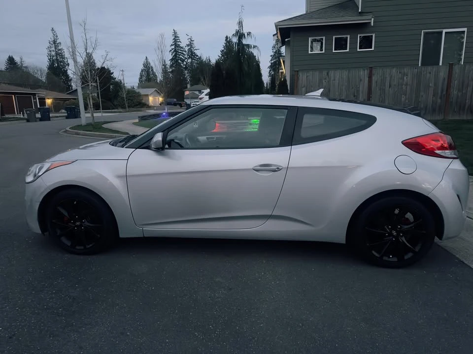 2017 Hyundai Veloster - Image 8 of 11