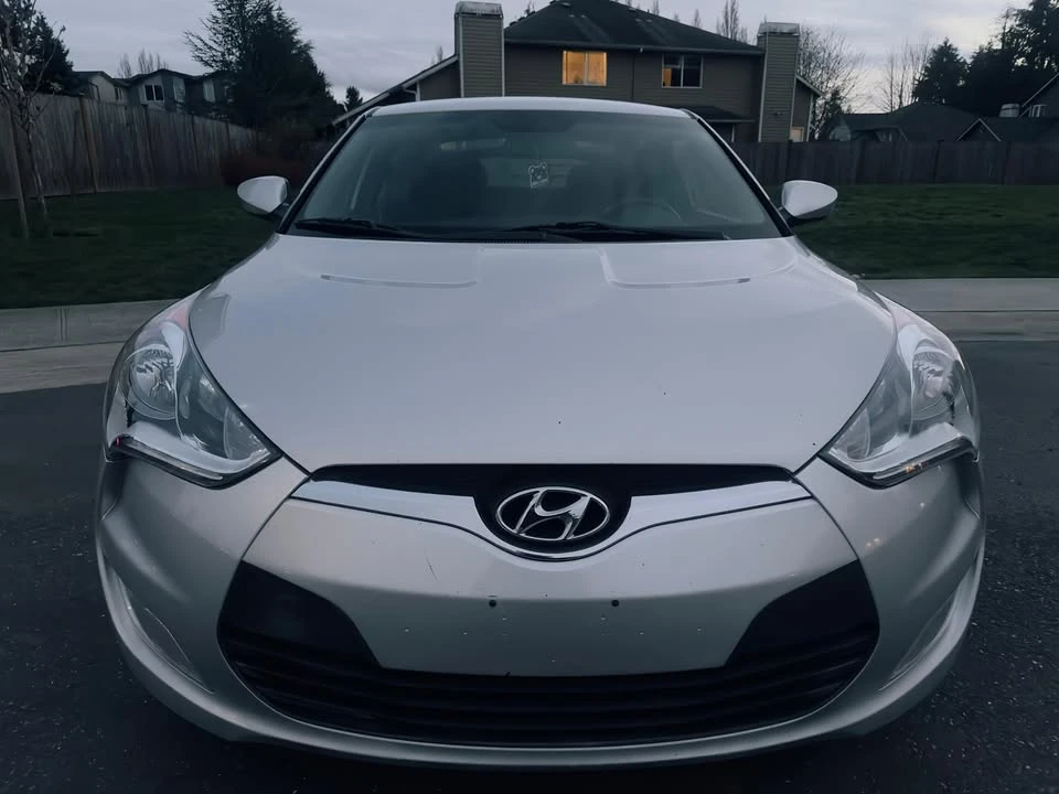 2017 Hyundai Veloster - Image 2 of 11