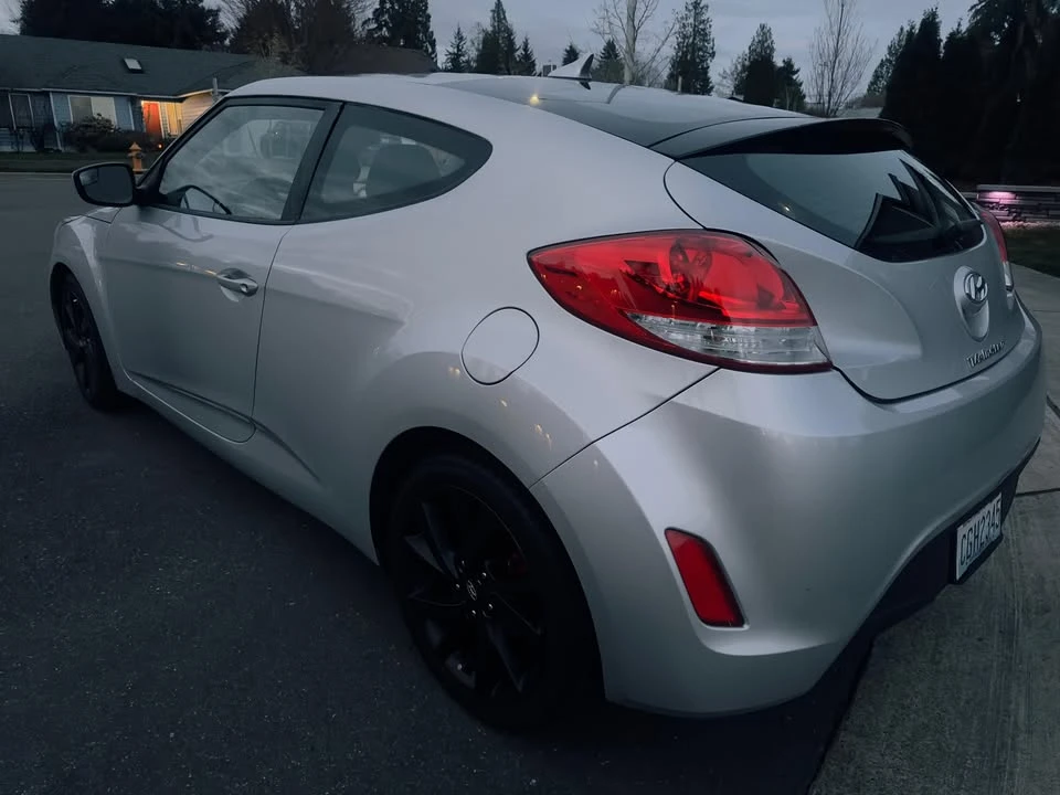2017 Hyundai Veloster - Image 5 of 11