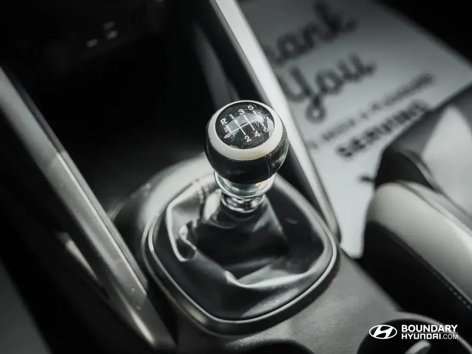 2017 Hyundai Veloster - Image 14 of 18
