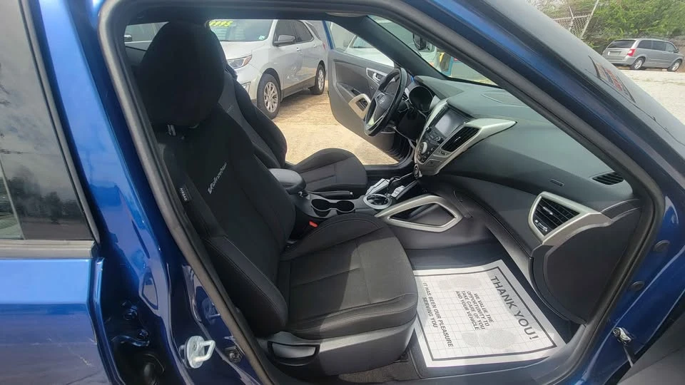 2017 Hyundai Veloster - Image 11 of 14