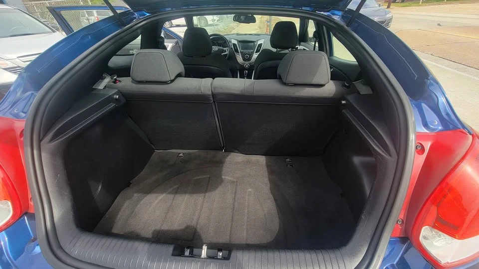 2017 Hyundai Veloster - Image 10 of 14