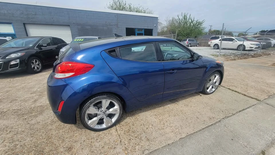 2017 Hyundai Veloster - Image 6 of 14