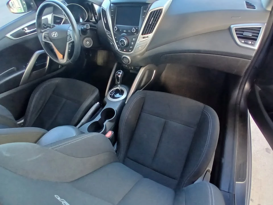 2017 Hyundai Veloster - Image 8 of 13