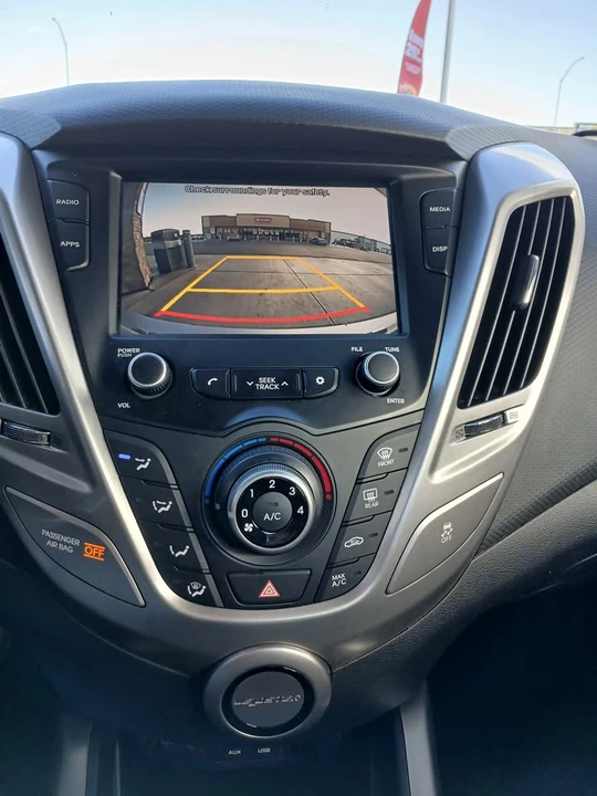 2017 Hyundai Veloster - Image 10 of 13