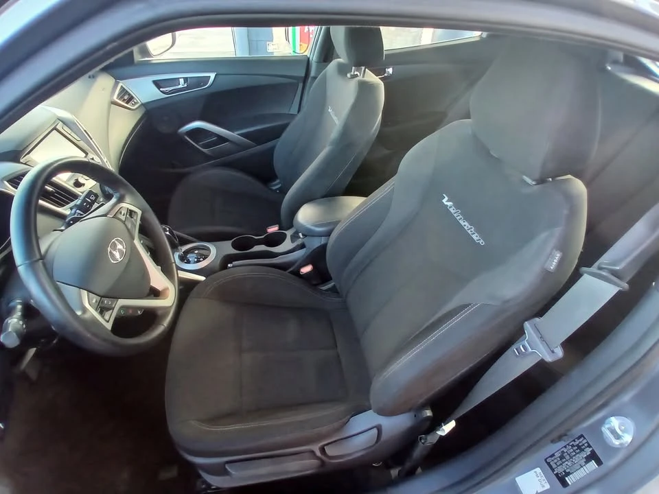 2017 Hyundai Veloster - Image 9 of 13