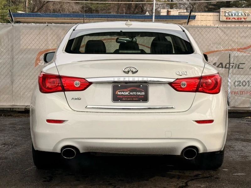 2017 Infiniti Q50 - Image 10 of 12