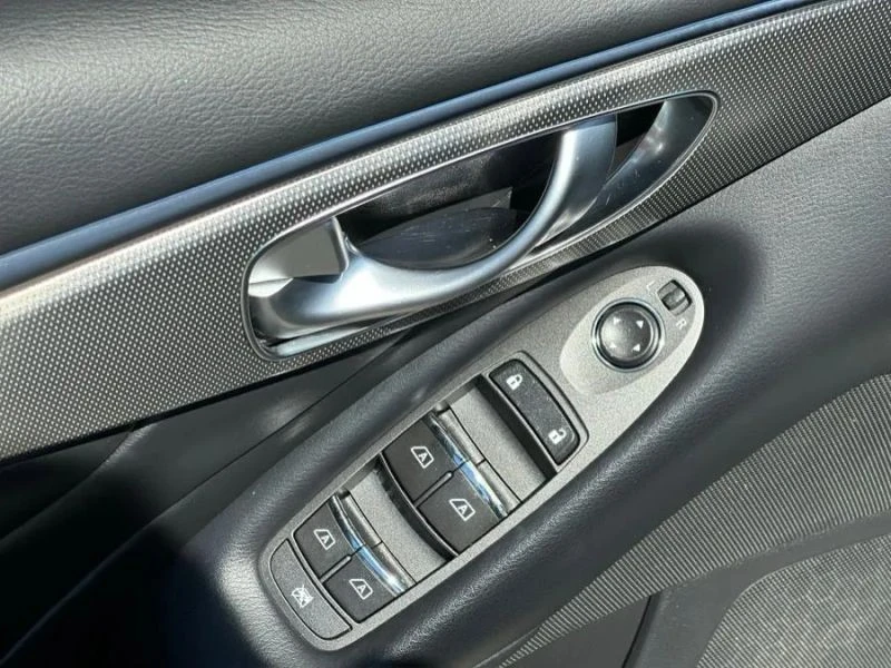 2017 Infiniti Q50 - Image 10 of 12