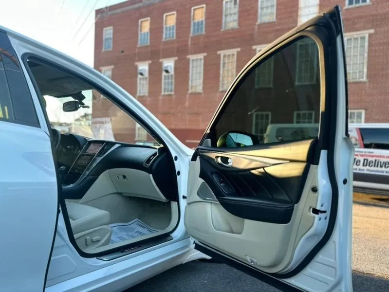 2017 Infiniti Q50 - Image 11 of 12