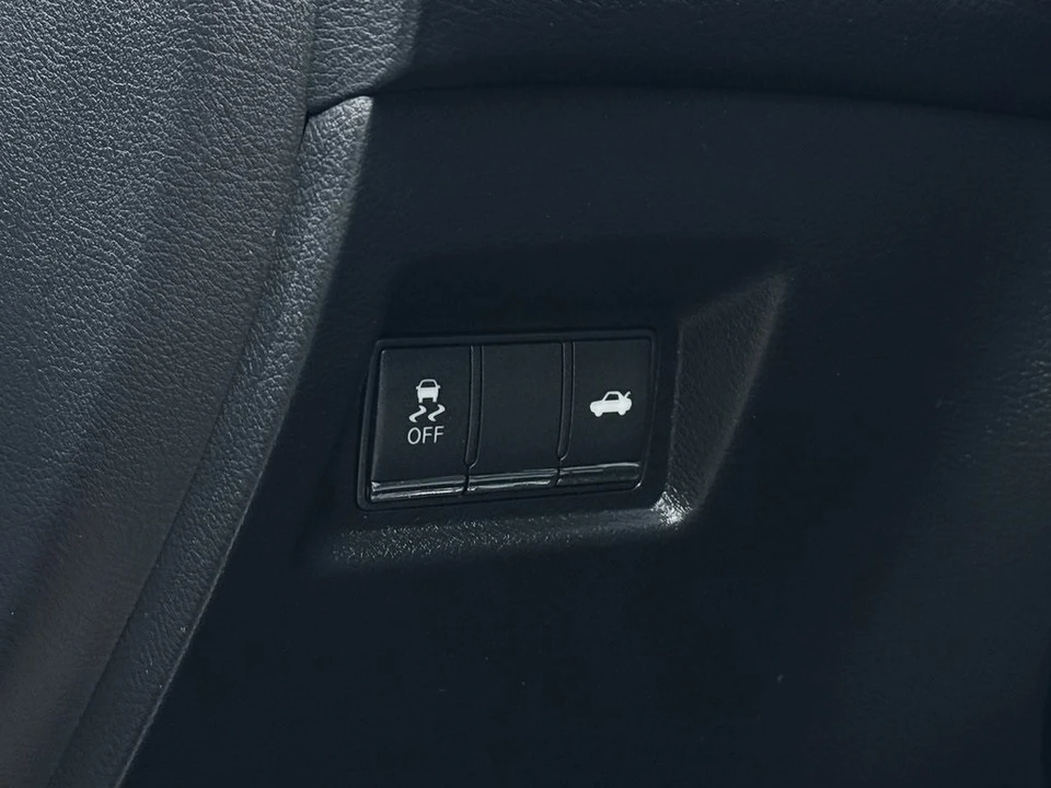 2017 Infiniti Q60 - Image 12 of 12