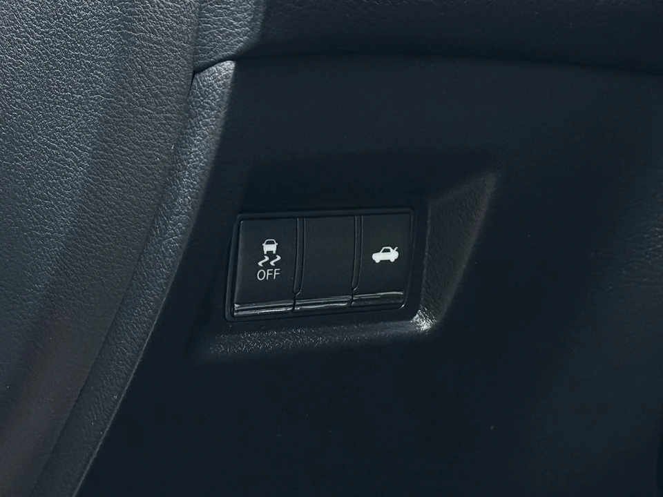 2017 Infiniti Q60 - Image 12 of 21