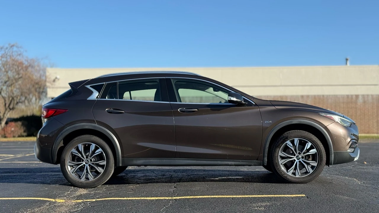 2017 Infiniti QX30 - Image 8 of 21