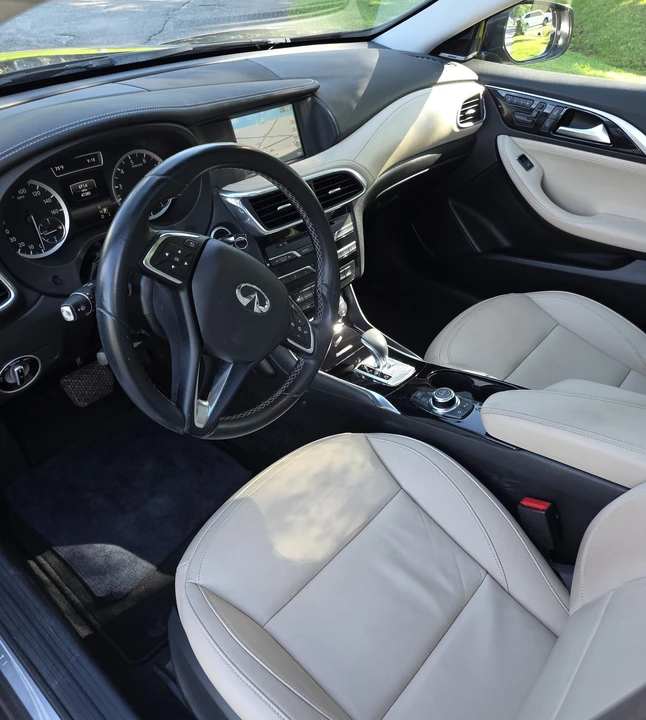 2017 Infiniti QX30 - Image 11 of 18