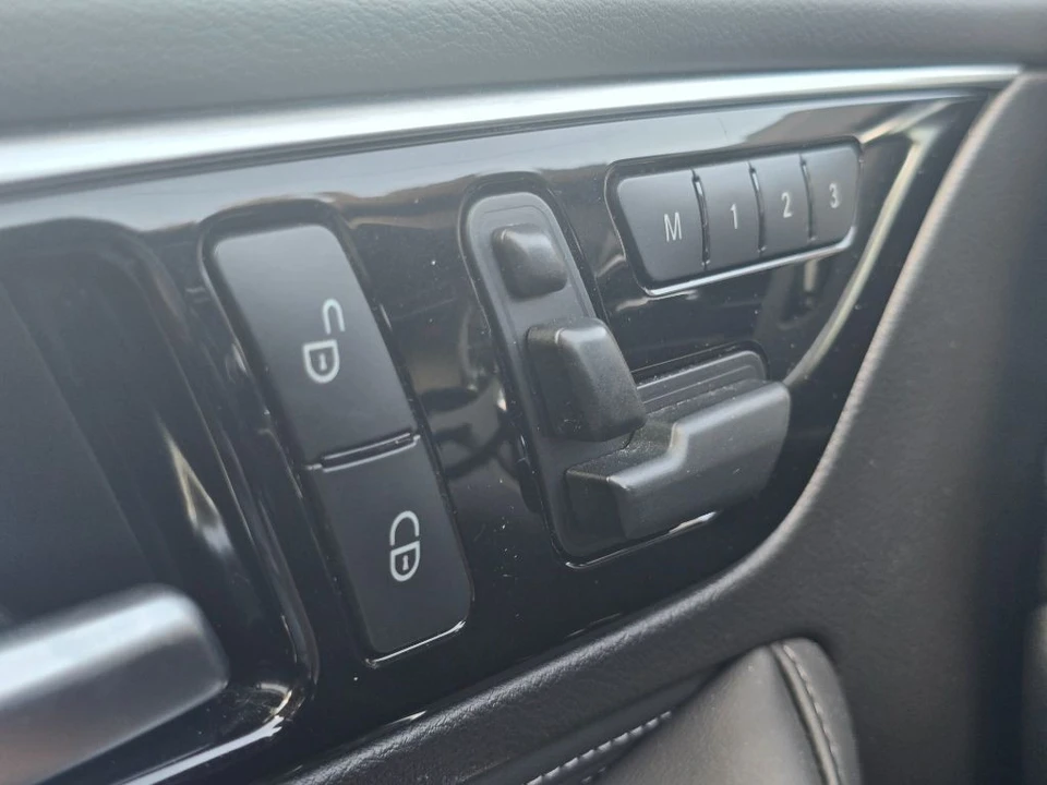 2017 Infiniti QX30 - Image 11 of 21