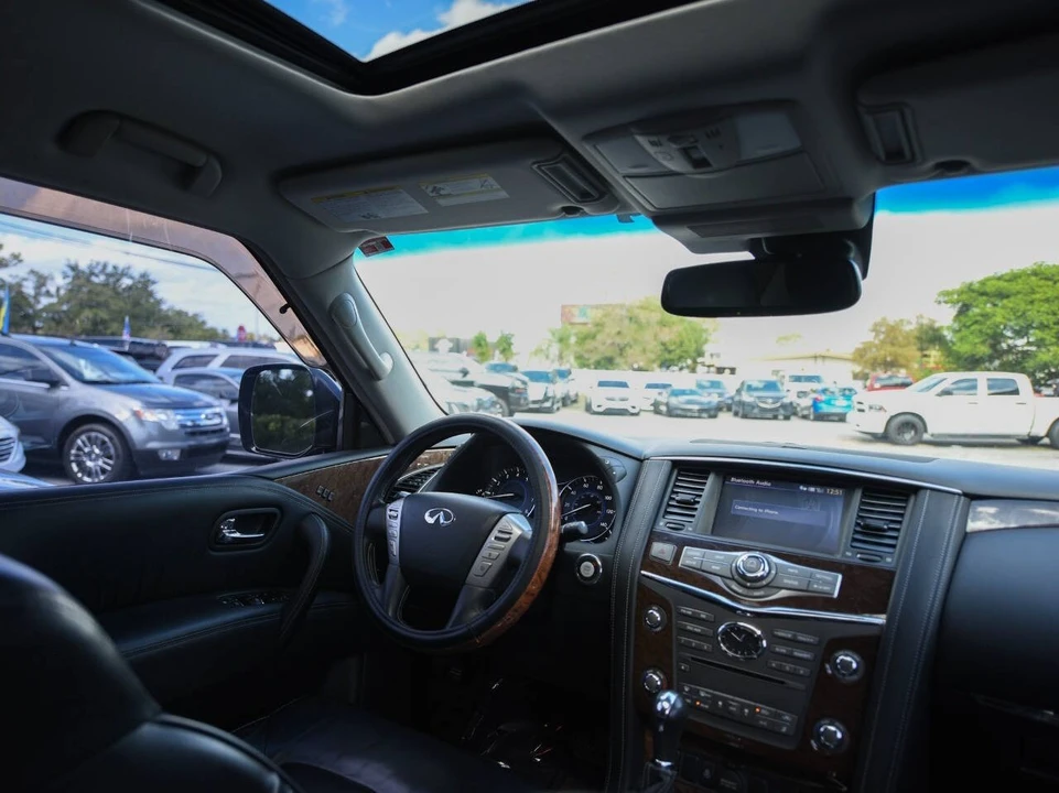 2017 Infiniti QX80 - Image 18 of 19
