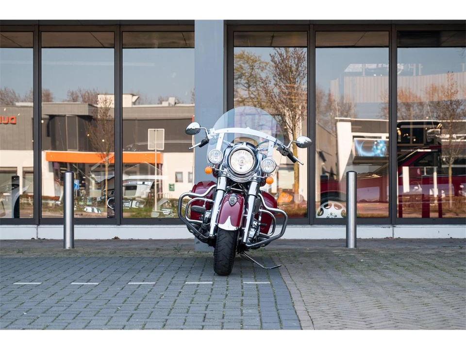 2017 Indian Chief - Image 2 of 11